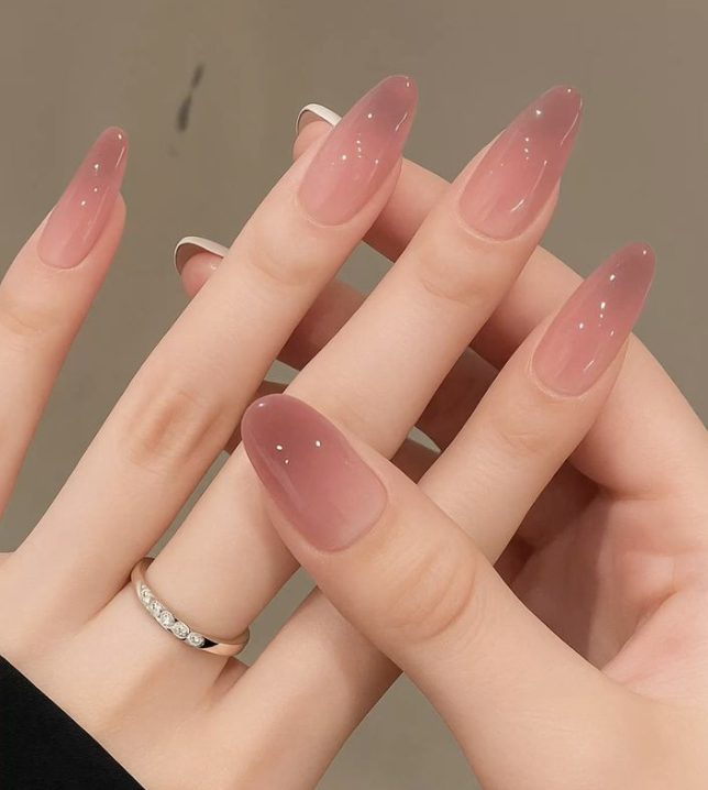 Soft pink ombre almond nails, minimalist
